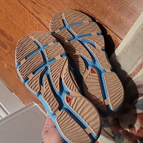 Salomon Smooth Operator Running shoes almost brand new! - Picture 6 of 9